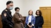 Прокурор требует 2 года исправработ для журналистов DOXA по делу о вовлечении несовершеннолетних в митинги 