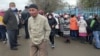 Драки за $95. Люди в Казахстане штурмуют банки и почту, требуя обещанное властями пособие
