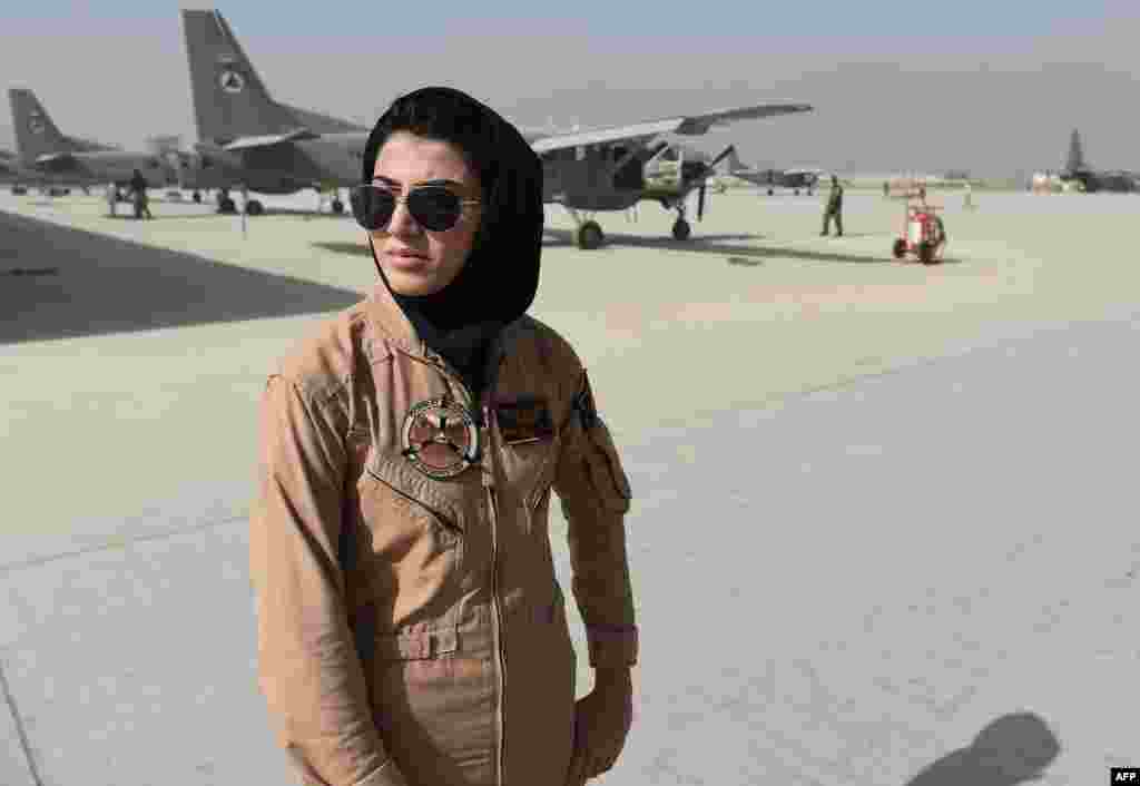 Нилоофар Рахмани &ndash; единственная во всем Афганистане женщина-пилот. Ей всего 23 года. Несмотря на консервативность общества и порой презрительные взгляды коллег-мужчин, она продолжает заниматься любимым делом