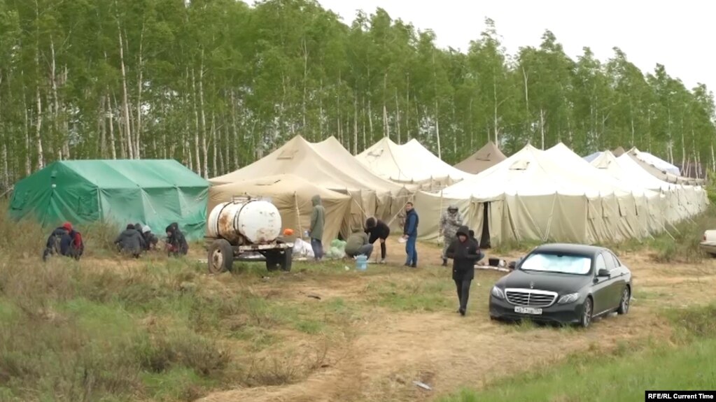 Лагеря мигрантов на границе Казахстана и России в Оренбургской области