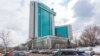 MOSCOW, RUSSIA - MARCH 13, 2019: The building of the largest Bank in Russia Sberbank on Vavilov street near the metro Leninsky Prospekt in Moscow - Изображение 