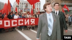 Виктор Анпилов во время первомайской демонстрации в Москве, 1996 год