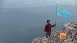 В годовщину депортации крымские татары поднялись на гору Чатыр-Даг