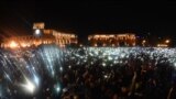 Armenia - Opposition supporters demonstrate in Republic Square in Yerevan, 20 April 2018.