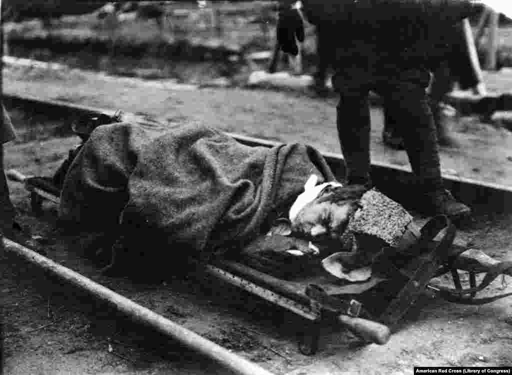 Раненый большевик, 1919 год