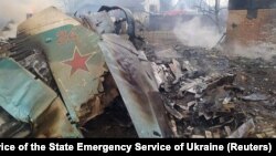 Останки российского боевого самолета в жилом районе Чернигова, 5 марта 2022 года