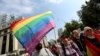 В Киеве прошел марш за права ЛГБТ. На каждого участника приходилось по пять полицейских
