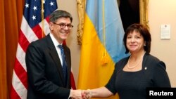 Министр финансов Украины Наталья Яресько на встрече в Казначействе США Вашингтоне 