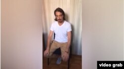 Денис Дудинский на видеозаписи, показанной телеканалом СТВ после его ареста