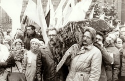 Перезахоронение украинских диссидентов Василия Стуса, Юрия Литвина и Олексы Тихого в Киеве в ноябре 1989 года