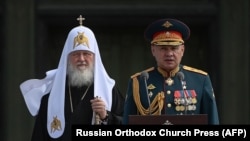 Патриарх Московский Кирилл и министр обороны России Сергей Шойгу