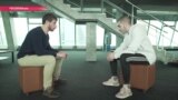 "Поэзия – это всегда политика". Разговор с рэпером Хаски и комментарии Юрия Сапрыкина