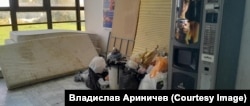 В миграционном хорватском лагере в Порине.