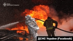 Пожарные в Днепропетровской области ликвидируют последствия атаки ВС РФ, 13 мая 2025 года