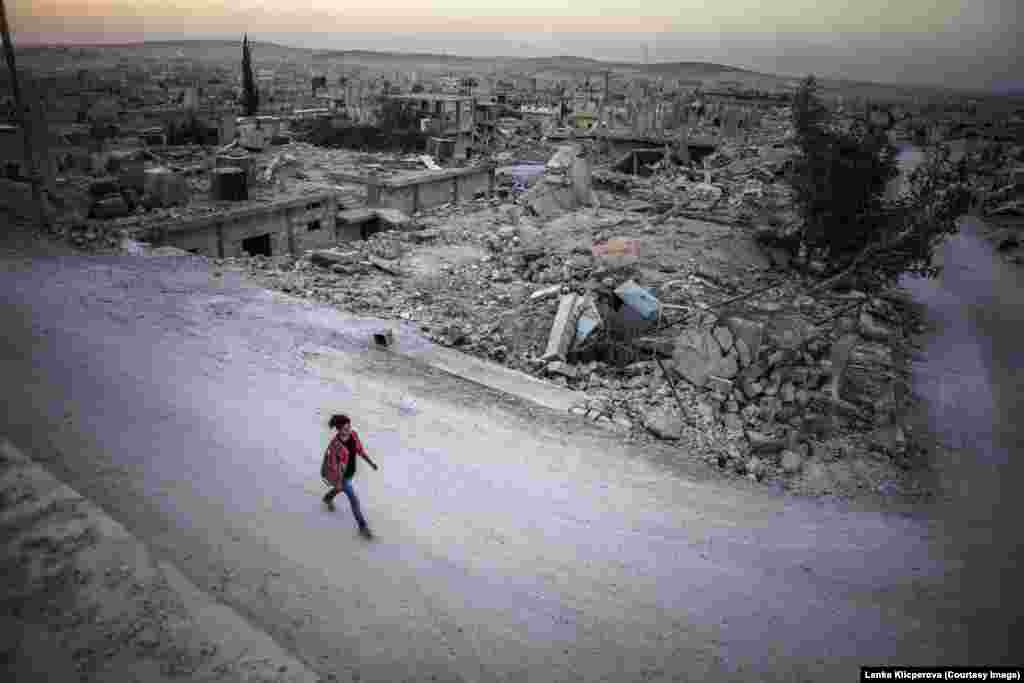 Кобани сегодня похож на город-призрак. После заката солнца Кобани погружается во тьму, здесь нет электричества