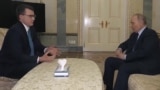 Дешевый кефир, спортзал, церковь. Владимир Путин показал свою квартиру в Кремле 