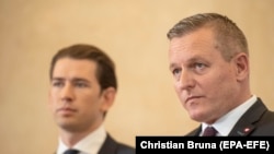 Себастьян Курц и министр обороны Австрии Марио Кунасек дают пресс-конференцию о задержании шпиона