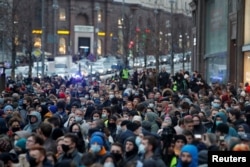 Протестующие на Тверской улице в Москве. Фото: Reuters