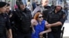 Прокуратура требует лишить родительских прав еще одну пару, которая принесла ребенка на протесты в Москве