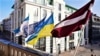Сейм Латвии запретил спортсменам страны играть с российскими и белорусскими атлетами. Ограничения не касаются Олимпийских игр