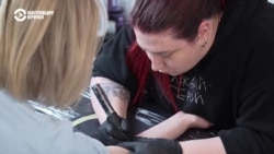 Как татуировки помогают привлечь внимание к преследованию ЛБГТК+ людей в Беларуси и РФ