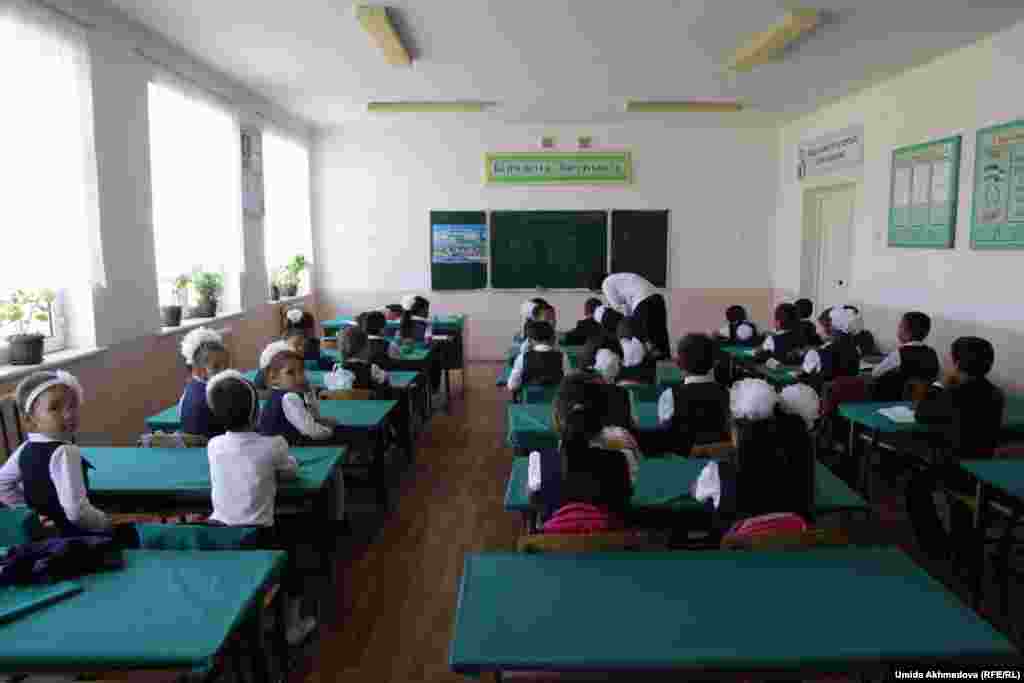 Ученики на уроке. Ташкентская область