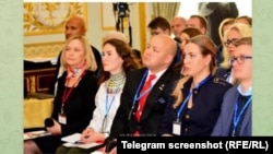 Пост в Telegram с рассказом о форуме 2019 года в Нью-Йорке, на котором присутствовали Зарубина (вторая справа) и Брэнсон (последняя слева)