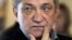 Российский кинорежиссер Александр Сокуров на презентации своего документального фильма "Читаем "Блокадную книгу" в Санкт-Петербурге, 27 апреля 2010 года