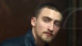 Павлу Устинову дали 3,5 лет колонии за вывихнутое плечо ОМОНовца
