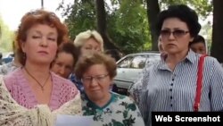Галина Арзамасова (слева)