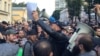В Москве сотни мусульман устроили у посольства Мьянмы несанкционированный митинг в поддержку рохинджа