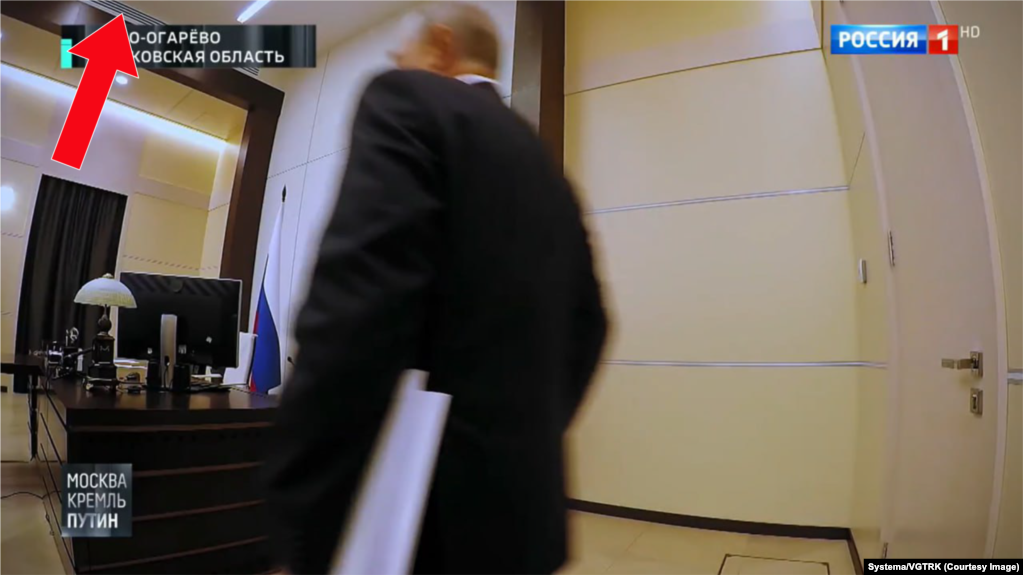 Вентиляция в кабинете-копии в Сочи. В ней четыре отверстия, меньше, чем в оригинальном кабинете в Ново-Огарёво