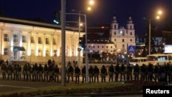 Протесты и задержания, гранаты и стрельба. Что происходит в Беларуси через сутки после выборов. ФОТО