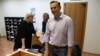Навального и главу его штаба арестовали на 20 суток за "призывы к митингам"