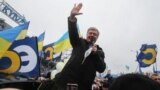 Утро: Порошенко возвращается, нападение на морги в Казахстане, год Навального