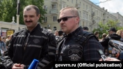 Артем Чайка (справа) и Виктор Лукашенко. Воронеж, 11 мая 2019 года
