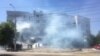 В Херсоне прокуратуру забросали дымовыми шашками, требуя расследовать нападения на активистов