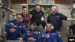 Елена Серова в составе экипажа МКС, 24 ноября 2014 года 