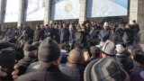 В Бишкеке продолжаются антикитайские митинги. Чего хотят их участники?