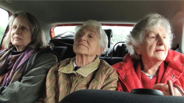 Programme: Три внука взяли своих бабушек в путешествие по Европе. Каждая из них разная, у каждой своя роль во Второй мировой – жертва, борец и коллаборационист. Они вспоминают прошлое, думают о будущем, дурачатся и изучают друг друга. "Проект "Бабушка". Режиссер: Балинт Ревес. Великобритания-Венгрия, 2017
