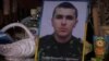 Родители украинского солдата, попавшего в луганский изолятор, ждут обмена военнопленными
