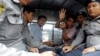 Два журналиста Reuters, писавшие в Мьянме о рохинджа, получили по 7 лет тюрьмы 