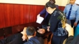 Арестованного за "участие в митинге" активиста Крестьянского увезли из суда на "скорой"