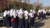 "Платочки – это не вопрос терроризма". Почему Казахстан борется с религиозной одеждой в школах