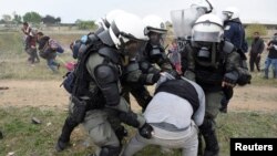 Столкновения с полицией в Диавате