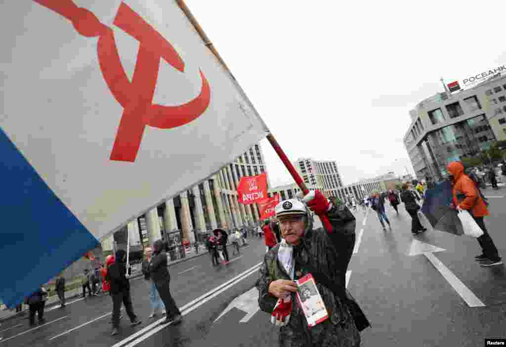 Митинг сторонников КПРФ на проспекте Сахарова