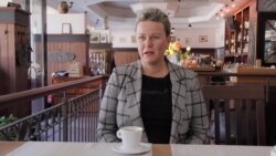 Экс-министр обороны Латвии теперь варит кофе гостям в отеле: история Линды Мурниеце