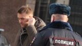 Алексей Навальный прибыл в Следственный комитет РФ. 16 января 2015 