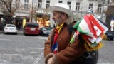 Таджикский путешественник идет по Европе на встречу с Месси