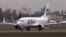 Самолет UTair в аэропорту Киев-Жуляны 
